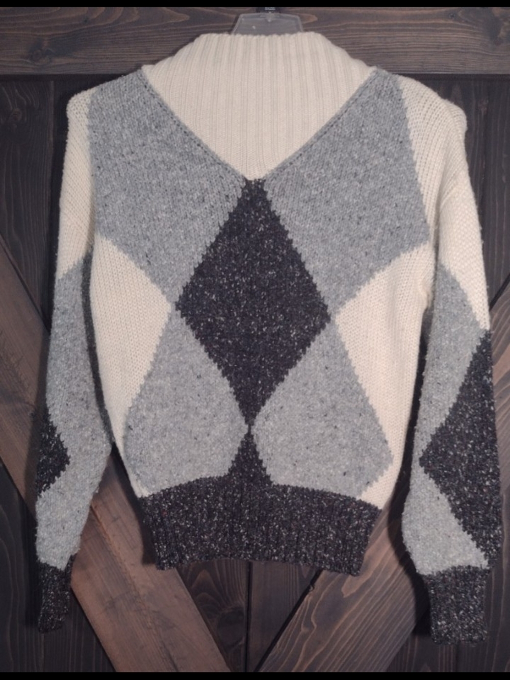 Words Cozy Women's Gray & Cream Argyle Sweater Size 8